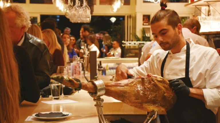 A restaurant scene